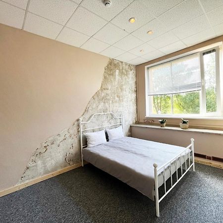 Hostelis R27 Aizpute Luaran gambar