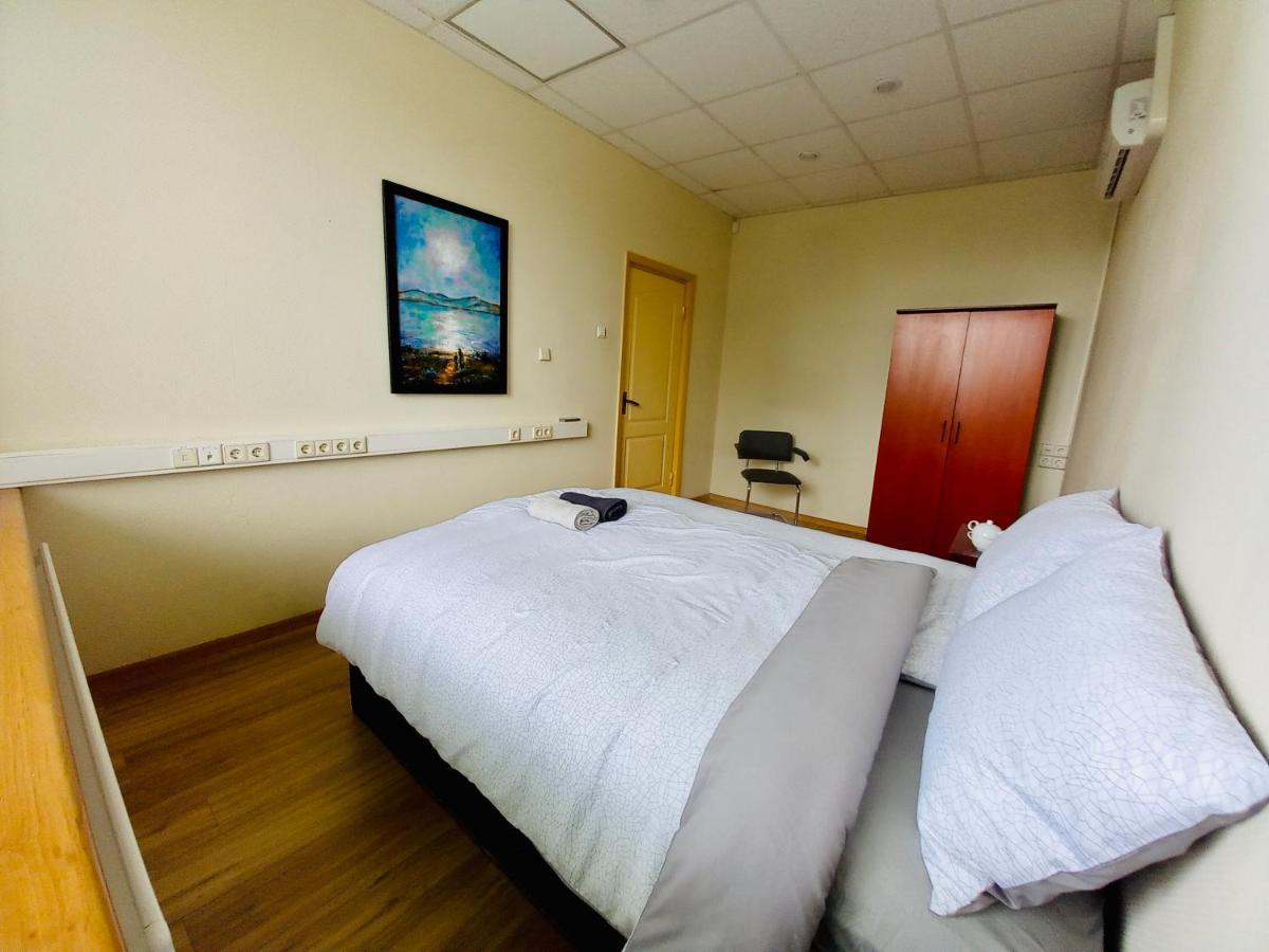 Hostelis R27 Aizpute Luaran gambar
