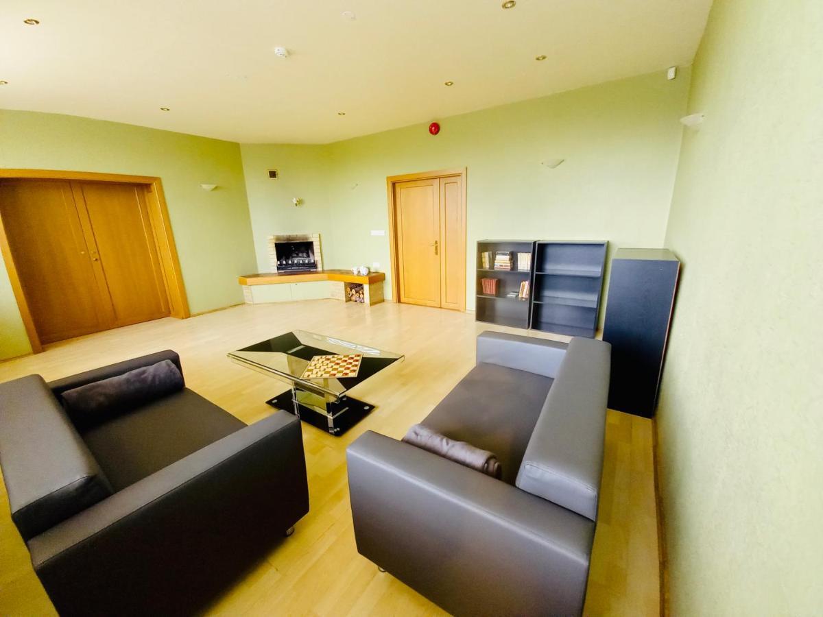 Hostelis R27 Aizpute Luaran gambar