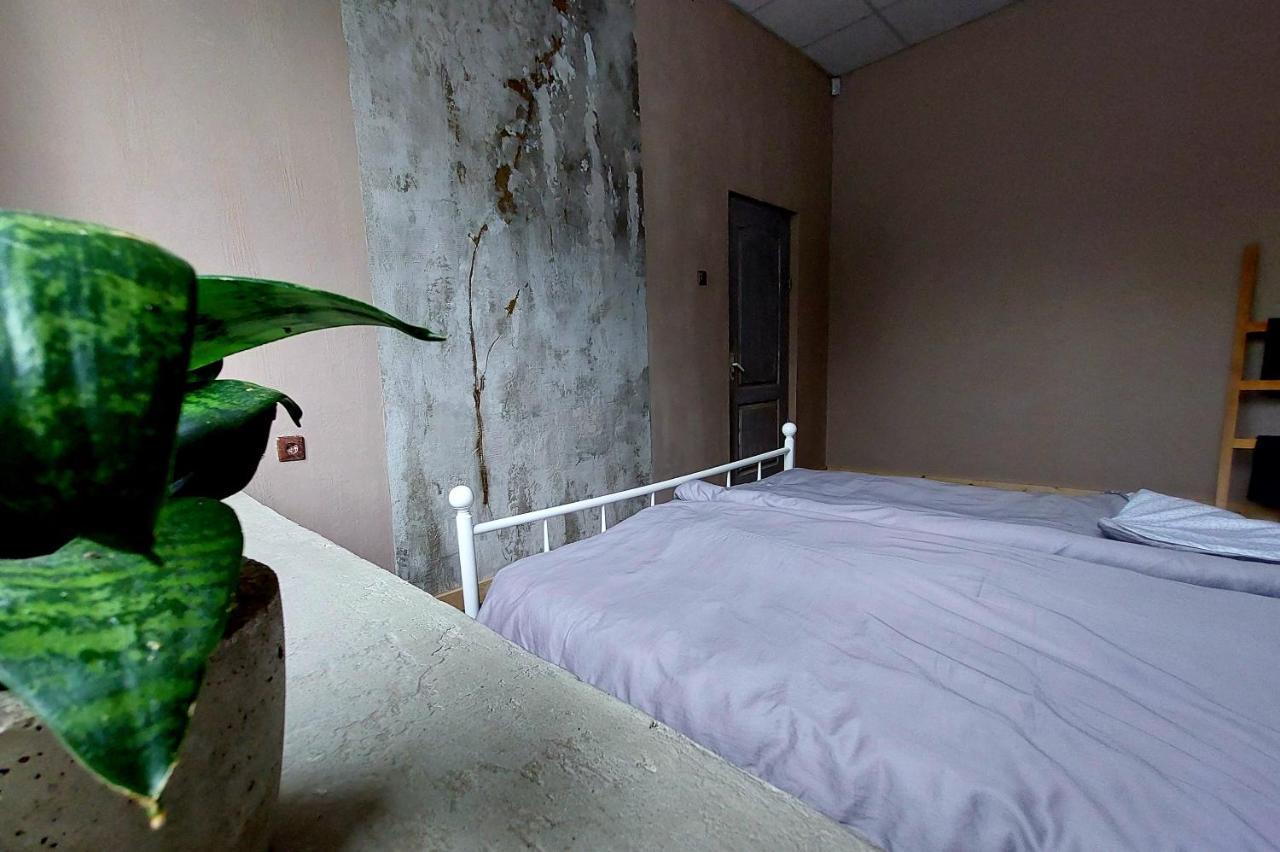 Hostelis R27 Aizpute Luaran gambar